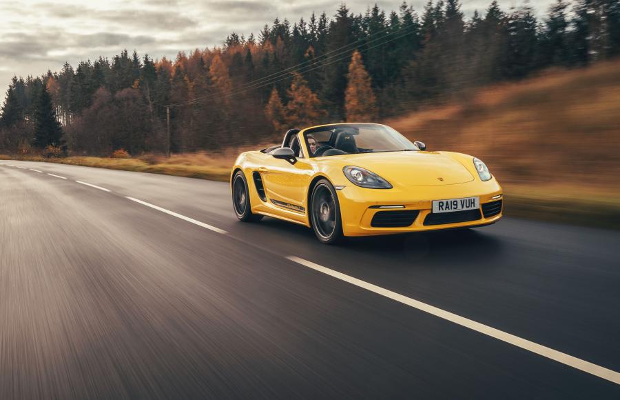  Porsche 718 Boxster T (982) 2019 года  (UK) (фото 1 из 10)